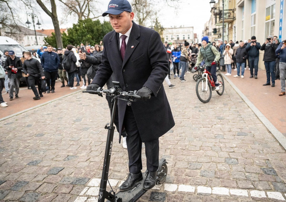 "Outstanding scooter operator." Law and Justice MEP mocks Mentzen