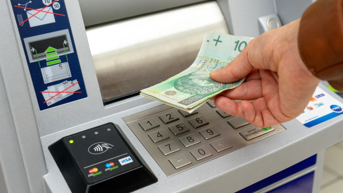 Masowe nieuprawnione wypłaty w Santander. Coraz więcej okradzionych