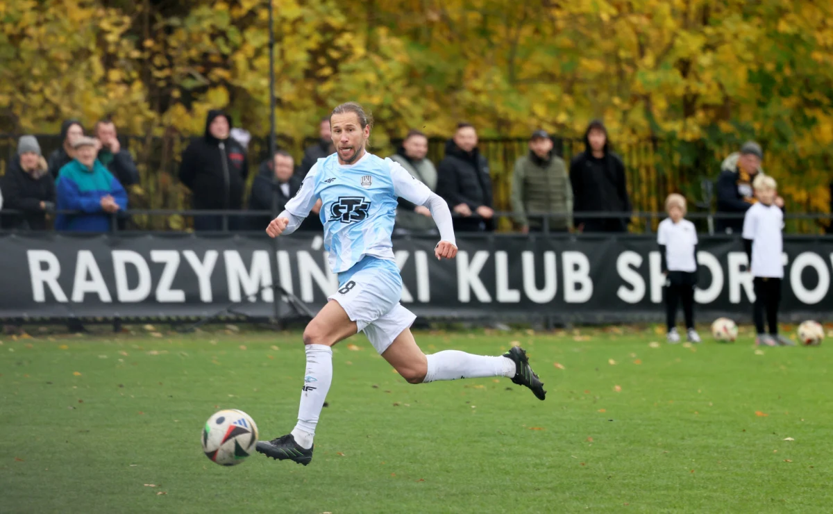 Grzegorz Krychowiak zakończył karierę piłkarską, rozgrywając swój ostatni mecz w barwach Mazura Radzymin. Jego występ był częścią wspólnego projektu z raperem Quebonafide. 