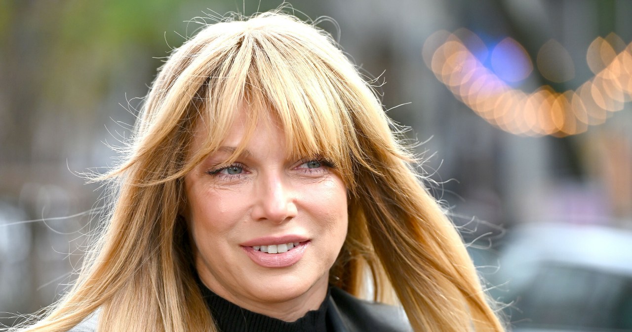 Odmieniona Liszowska w jesiennej stylizacji. Jej płaszcz robi furorę