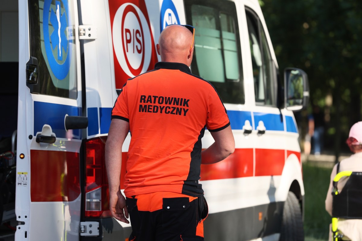 Karetki bez lekarzy. Resort chce odroczyć stosowanie kar