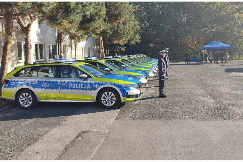 Policja kupiła 260 nowych radiowozów. W weekend wyjadą na ulice