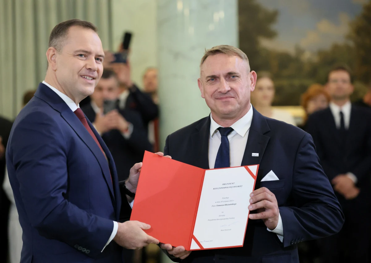 Tomasz Obszański od wielu lat skupuje owoce, warzywa i rośliny strączkowe od producentów z całej Polski. Jak wynika z relacji rolników, do tej pory nie otrzymali oni zapłaty za dostarczone produkty, a ich próby odzyskania należności kończą się fiaskiem – donosi "Gazeta Wyborcza". Sprawa nabiera szczególnego znaczenia, ponieważ Obszański pełni obecnie funkcję etatowego doradcy ds. rolnych prezydenta Karola Nawrockiego.