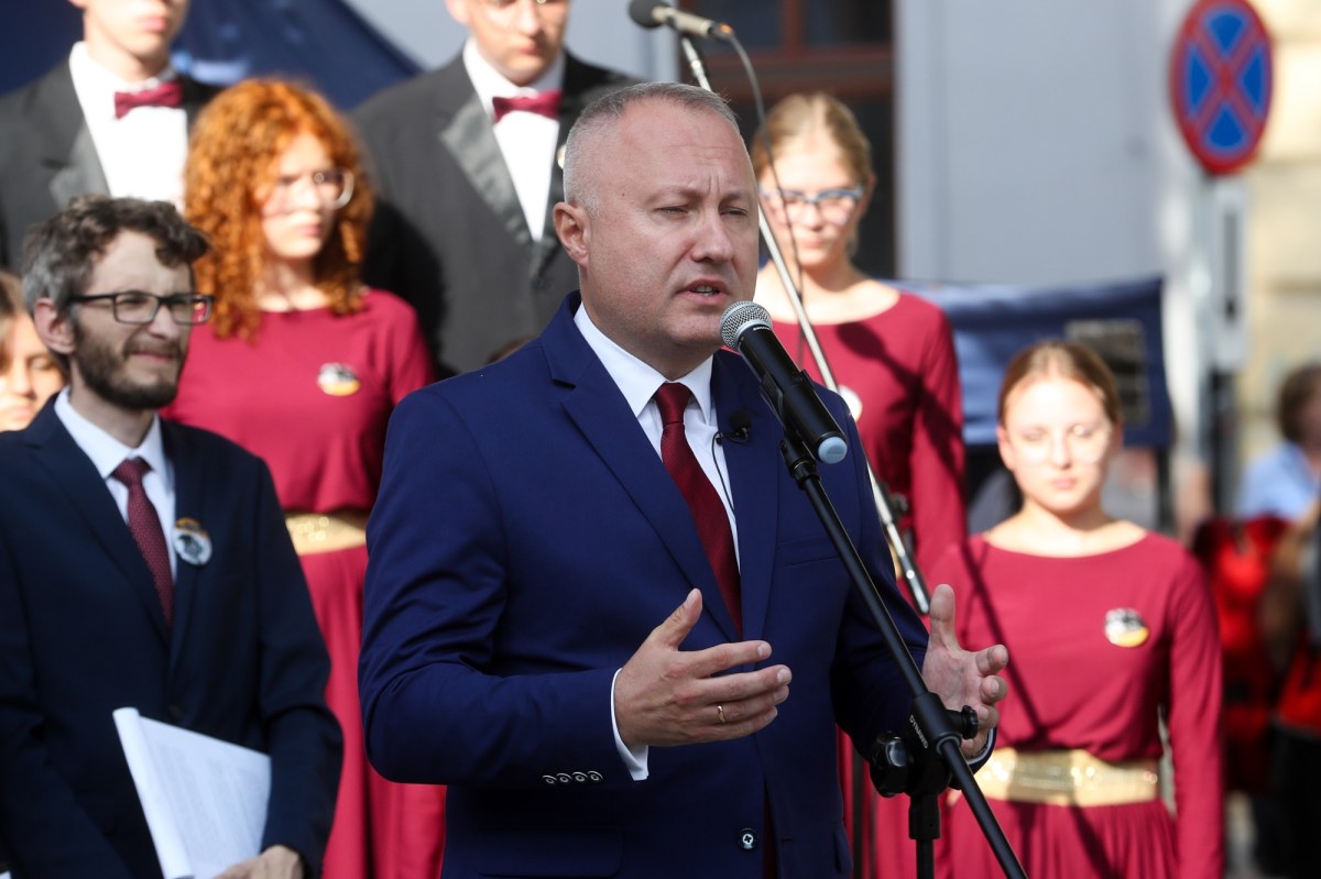 Afera w Nowym Sączu to zemsta europosła? Handzel i Bochenek zabrali głos