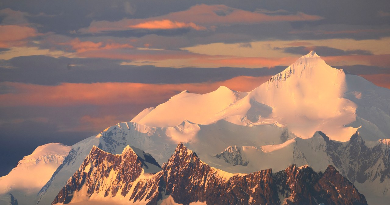 Pod Antarktydą ukrywa się coś niepokojącego. To tykająca bomba wiadomości,aktualności,Interia Pod Antarktydą ukrywa się coś niepokojącego. To tykająca bomba