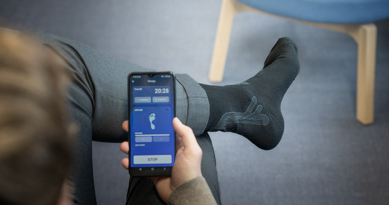 Skarpetki przyszłości. AI i impulsy elektryczne pomogą milionom diabetyków