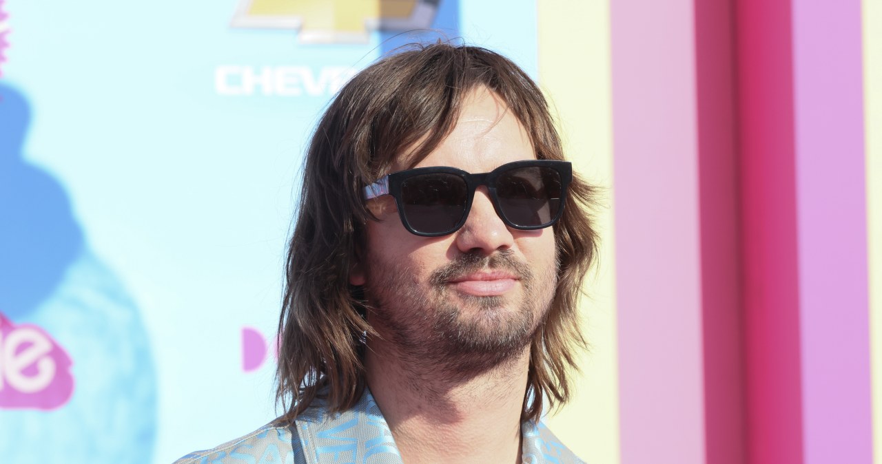 Zbawca rocka w rozkroku. Co już wiemy przed wizytą w Polsce?