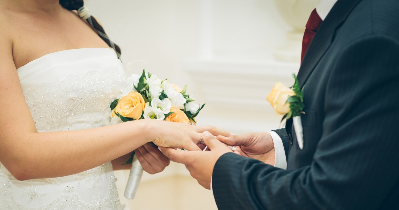 Poszła na własny ślub, będąc na zwolnieniu L4. ZUS zażądał zwrotu zasiłku