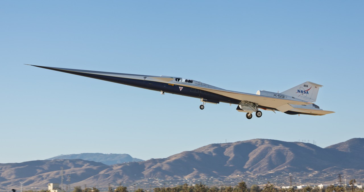 X-59 w powietrzu! Dziewiczy lot naddźwiękowego samolotu NASA