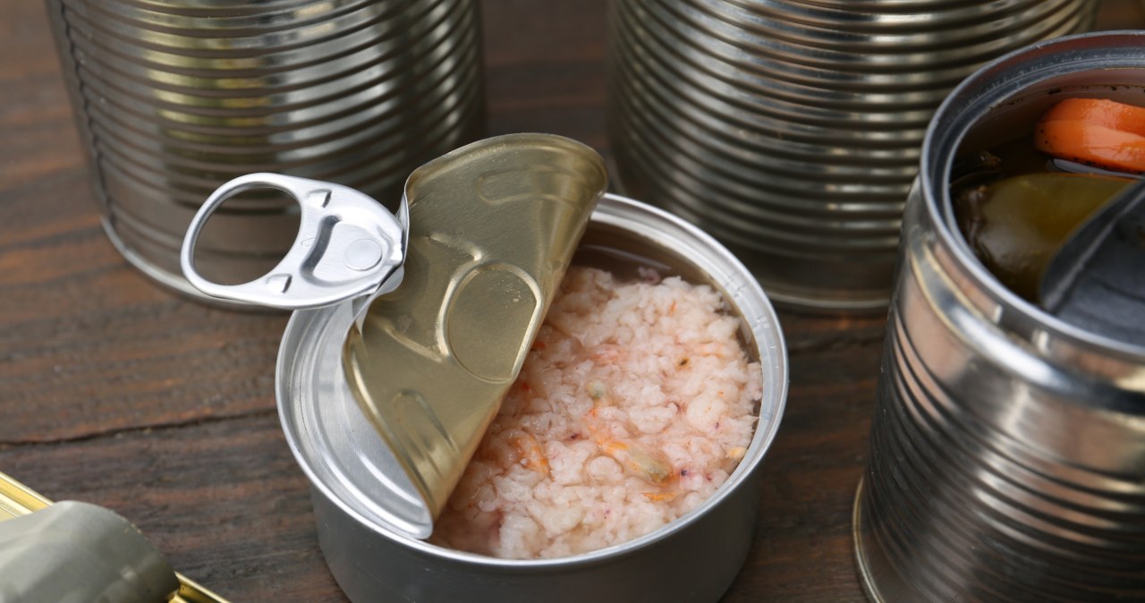 Problematyczny odpad w domu. Gdzie wyrzucić puszkę po rybie?