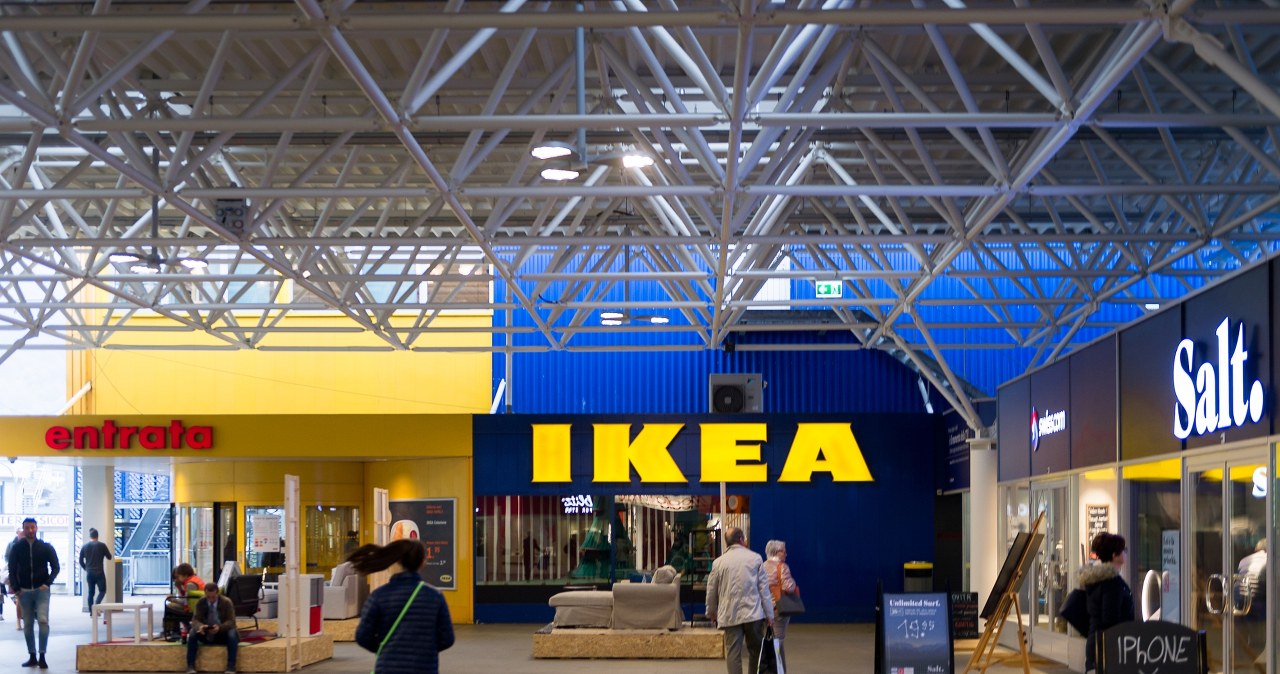 Ekspert od prawa o incydencie posła w sieci IKEA: "Coś tu nie gra"