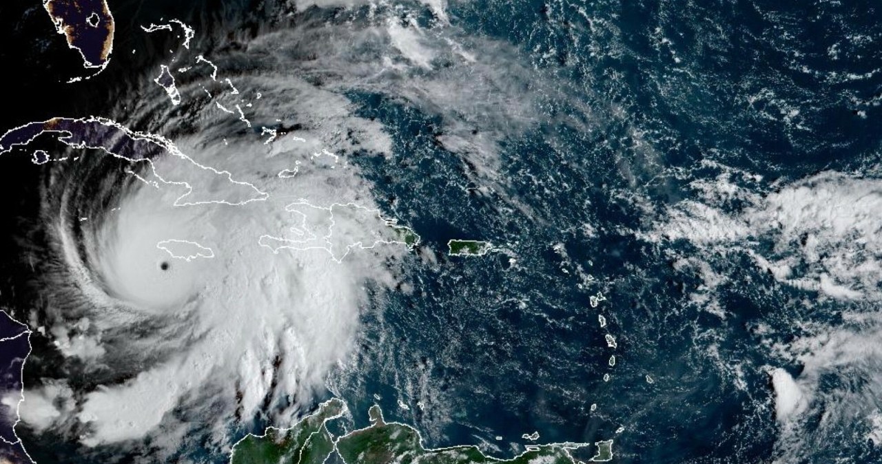 Huragan Melissa poraża siłą. Tak wygląda na tle rekordowych burz