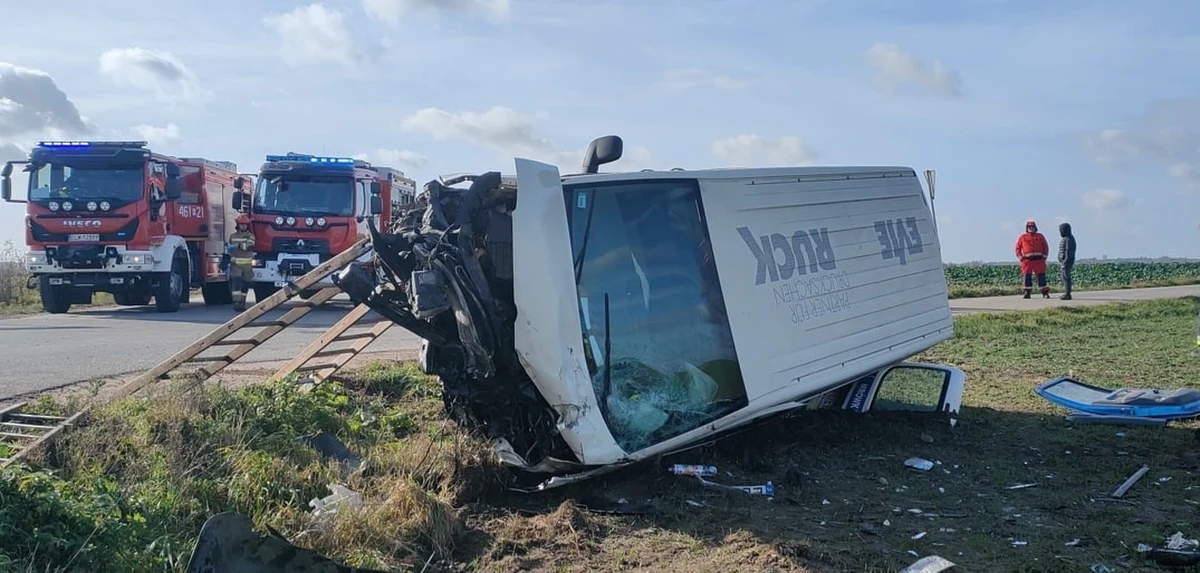 ​Jedna osoba zginęła, a dwie zostały ranne w wypadku w miejscowości Popień-Parcela w powiecie brzezińskim w Łódzkiem. Samochód osobowy zderzył się tam z dostawczym.