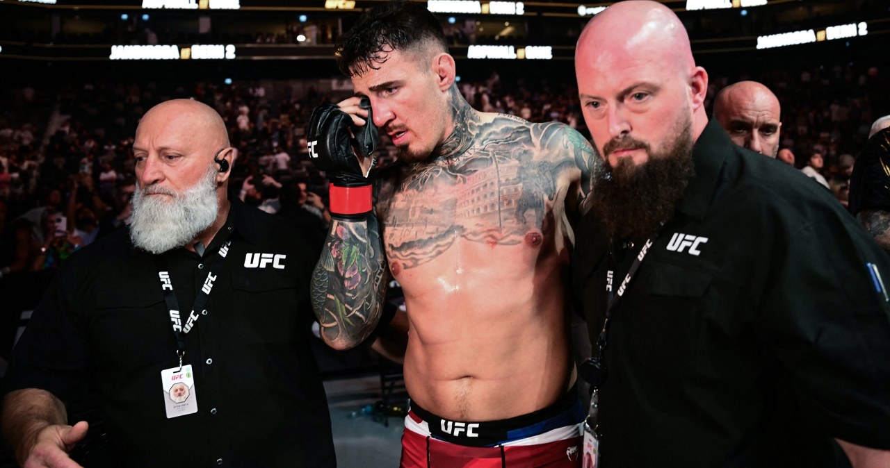 Skandaliczne sceny w trakcie walki o pas. Mistrz poważnie ranny