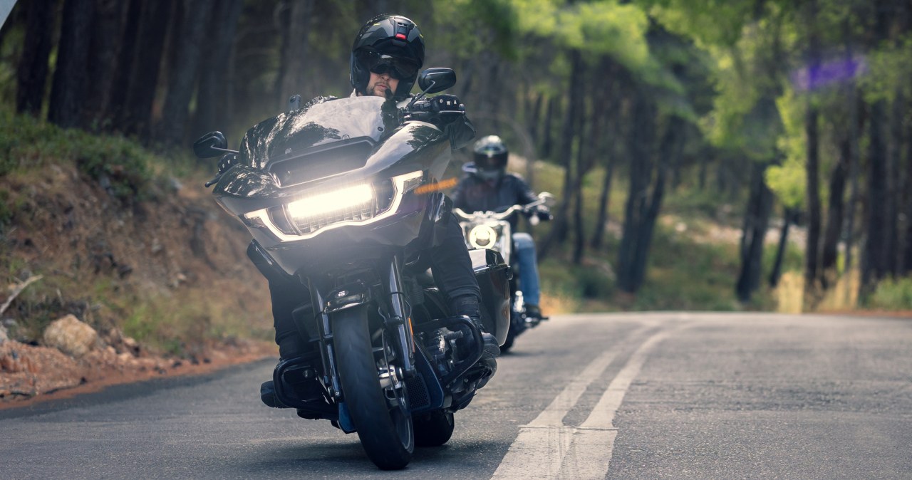 Motocykliści mają własny język. Pukanie się w głowę to nie to co myślisz