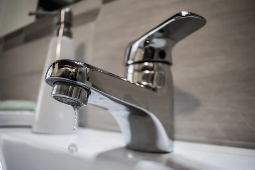 Wielka awaria w Środzie Wielkopolskiej. Koparka uszkodziła wodociąg