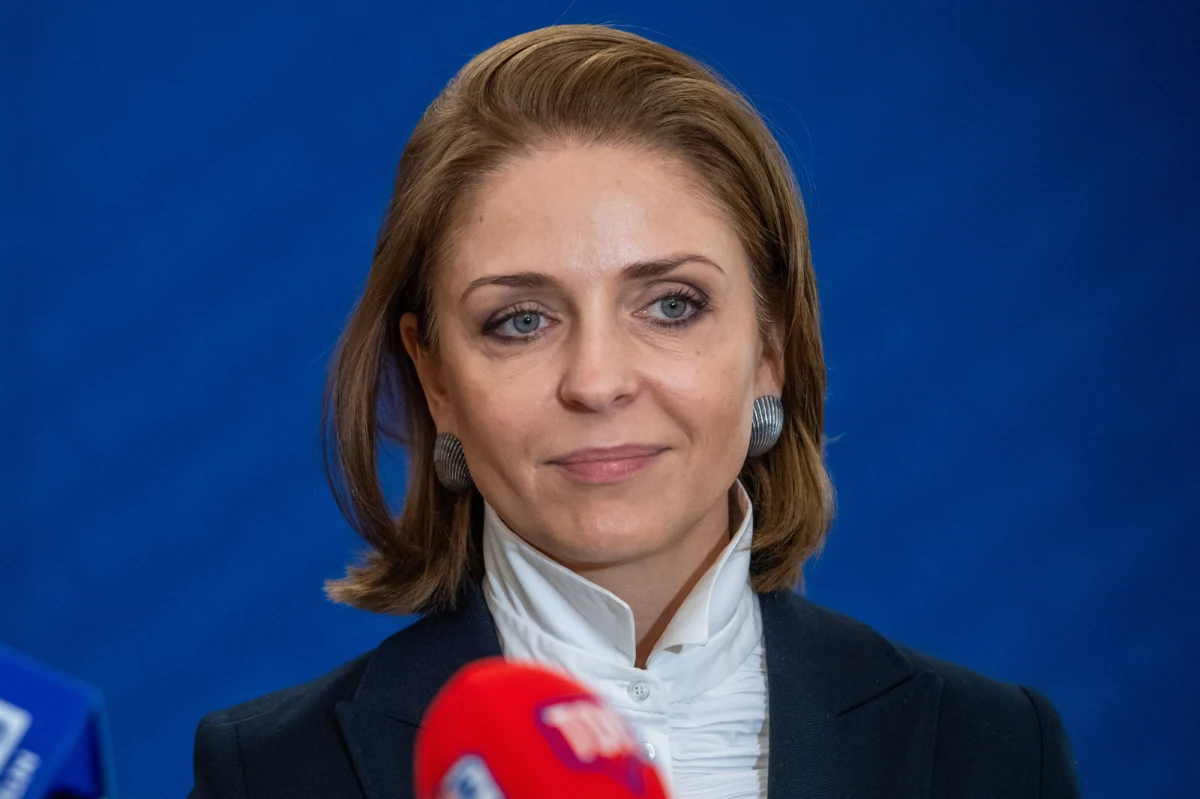 Posłanka Joanna Mucha poinformowała w środę, że zamierza ubiegać się o funkcję przewodniczącej Polski 2050. "Każdy dzień, każde doświadczenie, przygotowało mnie do tego, żeby dzisiaj powiedzieć, że wystartuję na przewodniczącą partii Polska 2050. Nie tylko wystartuję, ale chcę wygrać te wybory. Chcę wygrać je dla nas, dla Polski 2050" - powiedziała w opublikowanym w mediach społecznościowych nagraniu.