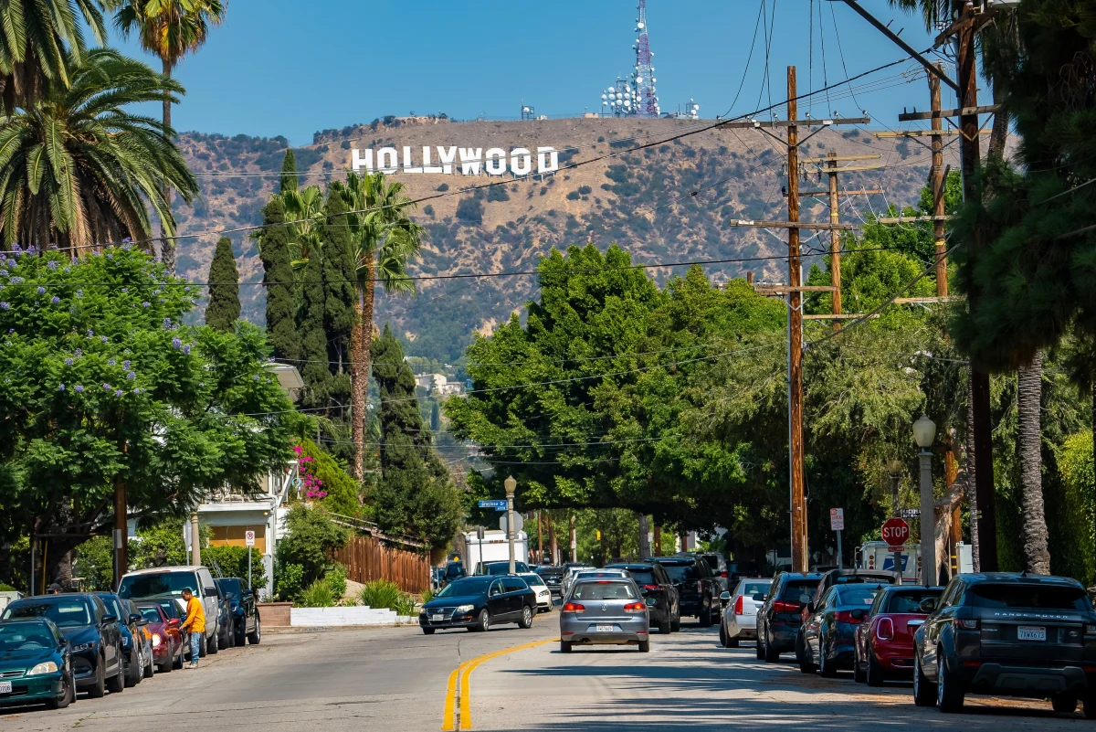 Sąd w Los Angeles wydał bezprecedensowy wyrok: znany producent filmowy David Brian Pearce dostał 146 lat więzienia za brutalne przestępstwa seksualne oraz śmierć modelki Christy Giles i jej przyjaciółki, architektki Hildy Marcela Cabrales-Arzola. 