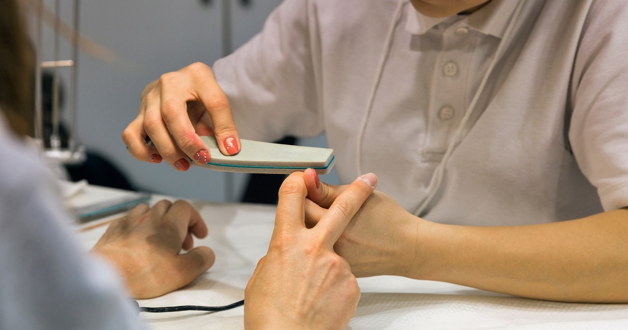 Taki manicure noszą teraz gwiazdy. Poproś o niego swoją stylistkę