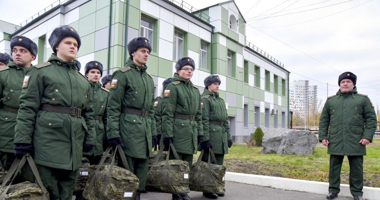 Rosjanie mają poważny problem. Sytuacja uderza w rekrutów