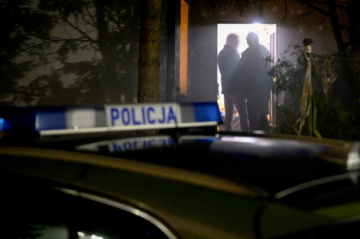 Sąd apelacyjny uchylił dziś wyrok w sprawie potrójnego zabójstwa dokonanego przez Serhiia T. w 2023 roku. Mężczyzna w marcu został skazany na dożywocie za zbrodnię na najbliższych – żonie i dwóch córkach w wieku 4,5 lat i 1,5 roku. Sprawa ma ruszyć od początku ze względu na obecność neosędziego w składzie orzekającym.