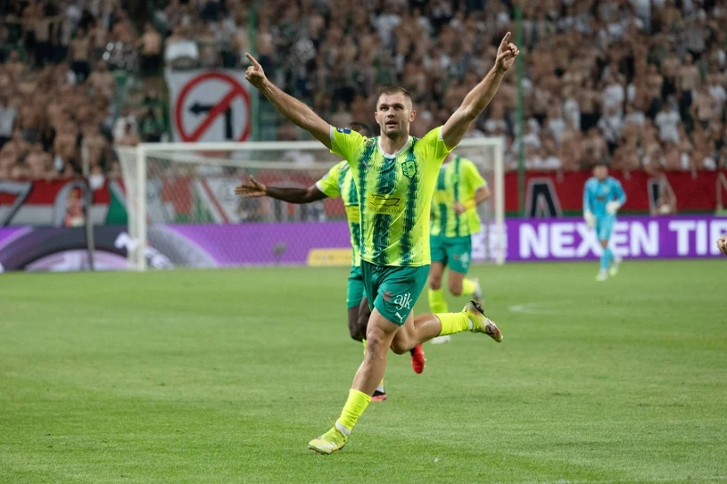 Polak znowu bohaterem, rewelacja Ligi Mistrzów pokonana. Puchar w nagrodę