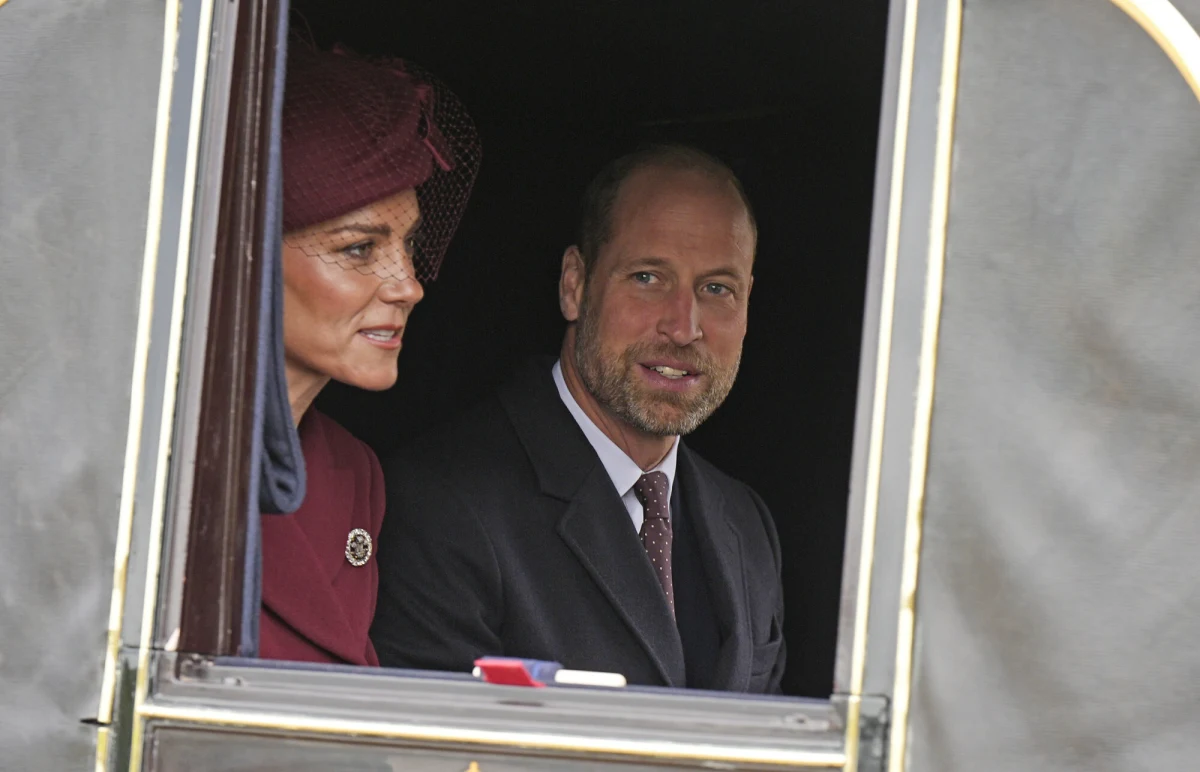 Książę William i jego małżonka Kate wygrali proces przeciwko francuskiemu pismu "Paris Match". Na łamach gazety ukazały się zdjęcia ich pociech. George, Charlotte i Louis zostali sfotografowani podczas rodzinnego wypadu na narty. Francuski sąd orzekł, że tabloid naruszył prywatność dzieci książęcej pary.