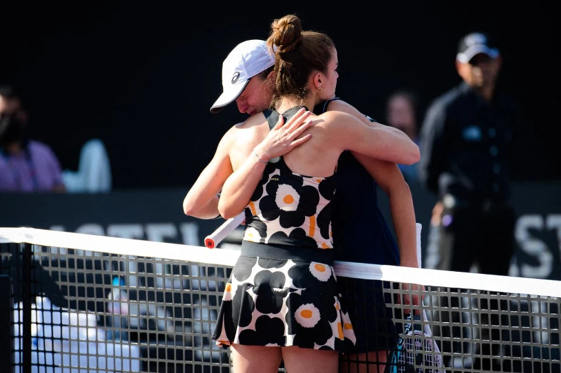 Bolesny debiut Świątek na WTA Finals. Łzy jeszcze przed ostatnią piłką