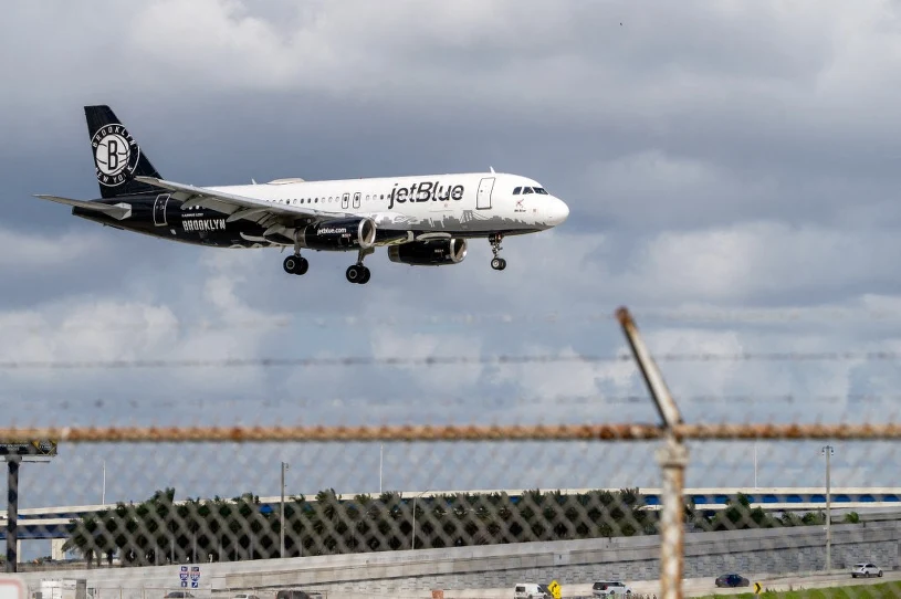 Zaczęli tracić kontrolę nad samolotem. Musieli awaryjnie lądować