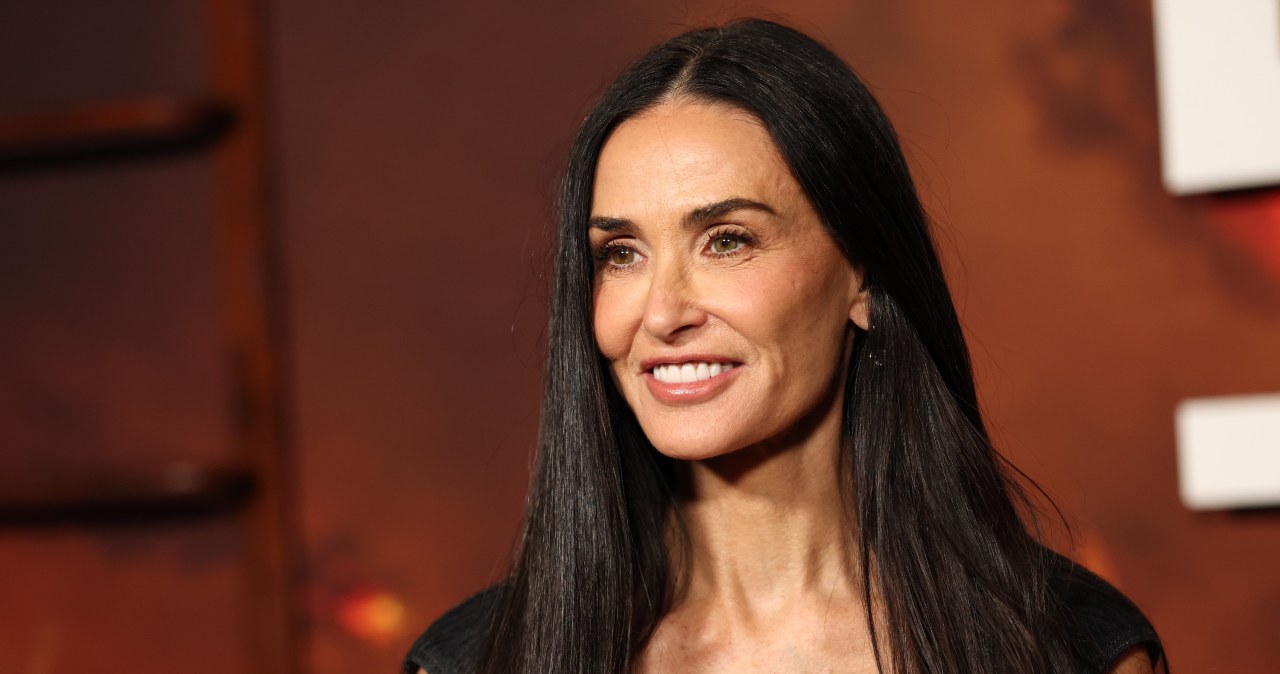Tak wygląda teraz twarz Demi Moore. 62-latka wygląda coraz młodziej