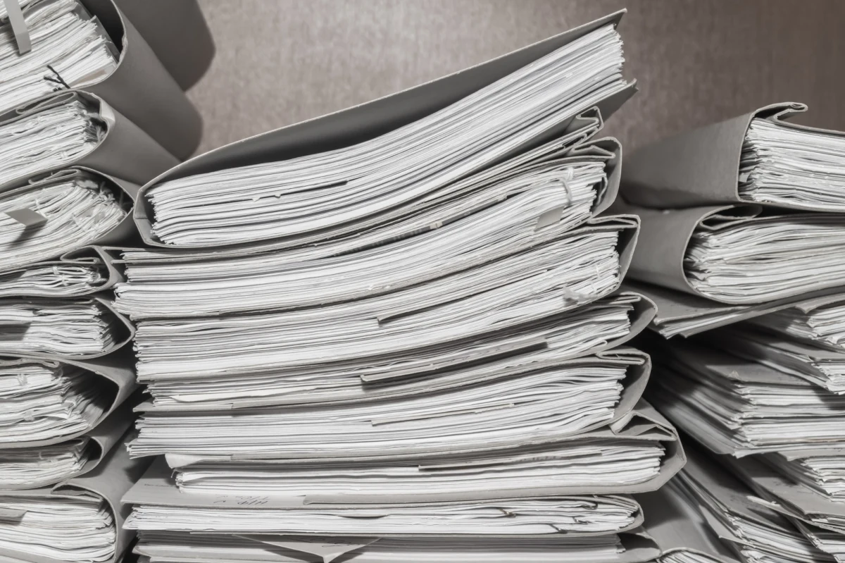 Służby zatrzymały 13 osób podejrzanych o udział w gigantycznym procederze wyłudzania podatku dochodowego i VAT. Według wstępnych ustaleń, straty Skarbu Państwa mogą sięgać aż 300 milionów złotych.