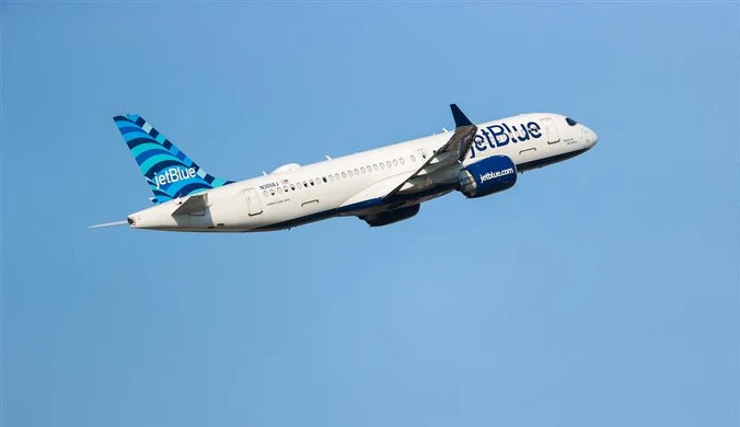 Zaczęli tracić kontrolę nad samolotem. Musieli awaryjnie lądować