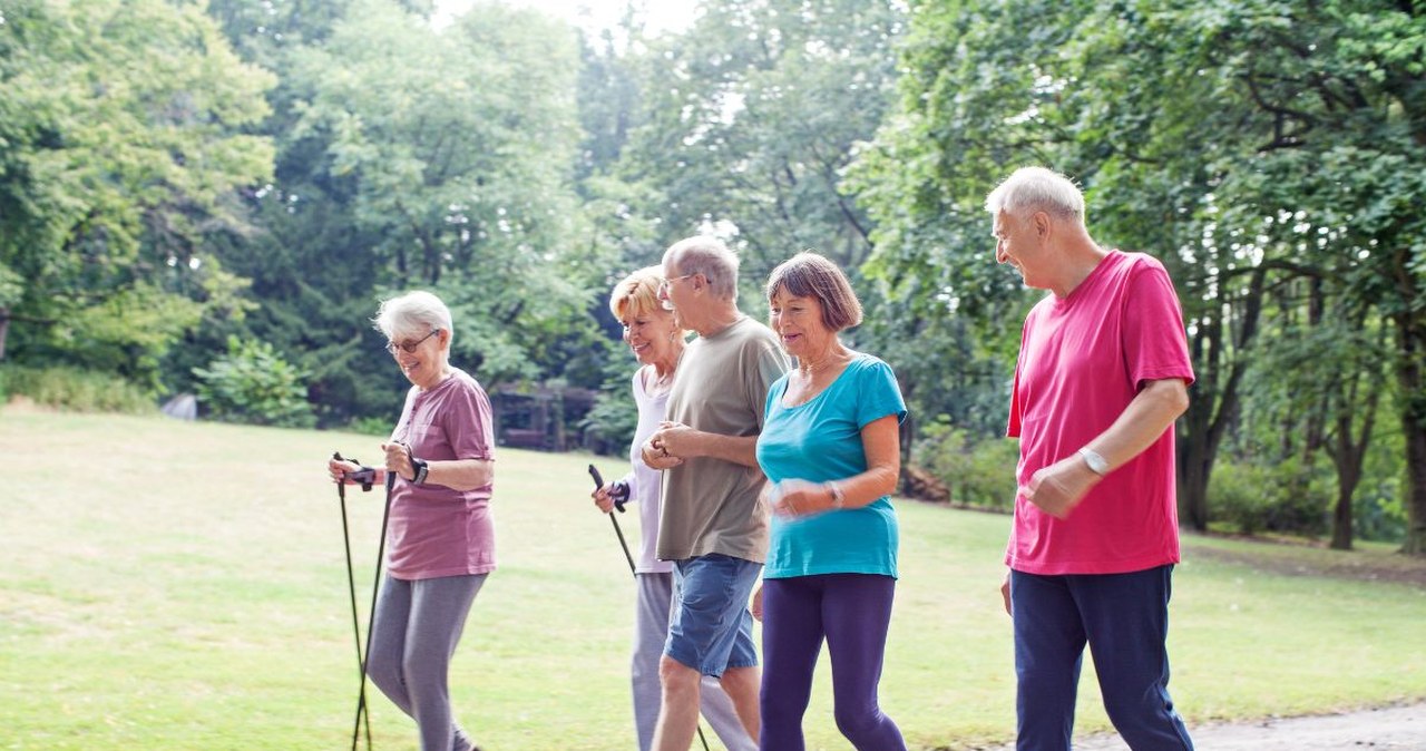 Marzysz o formie na wiosnę? Tyle kroków musisz zrobić, by spalić kilogram