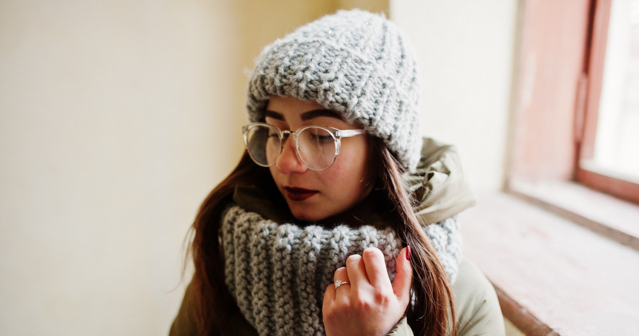 Myślisz, iż czapka zawsze dodaje stylu? W tych sytuacjach robi fatalne wrażenie