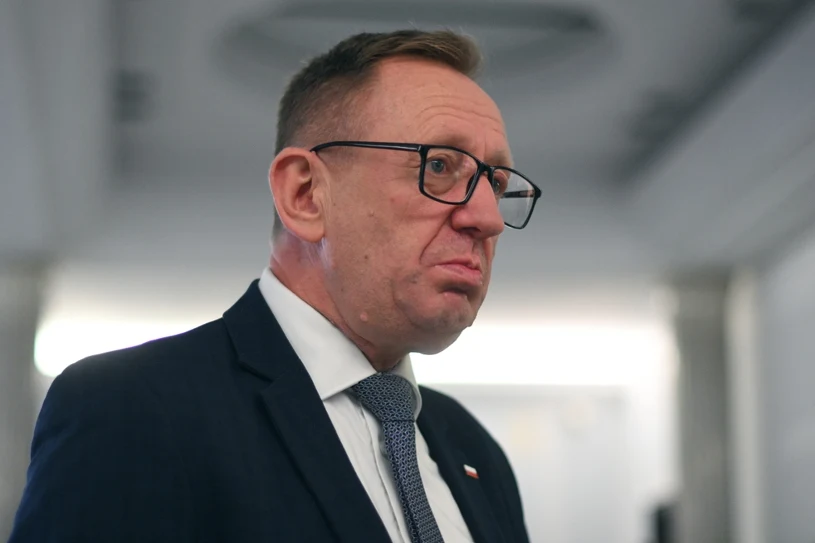 "Niesłusznie mnie zniszczyli". Telus odrzuca zarzuty w sprawie działki pod CPK