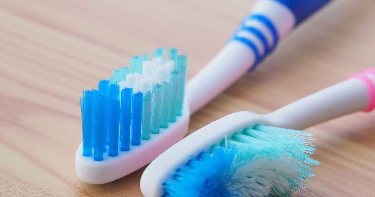 Gdzie wyrzucać szczoteczkę do zębów? Konkretna zasada