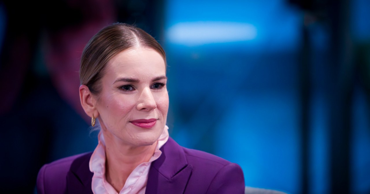 Marta Nawrocka w najmodniejszym kolorze sezonu. Takiego połączenia nie spodziewał się nikt