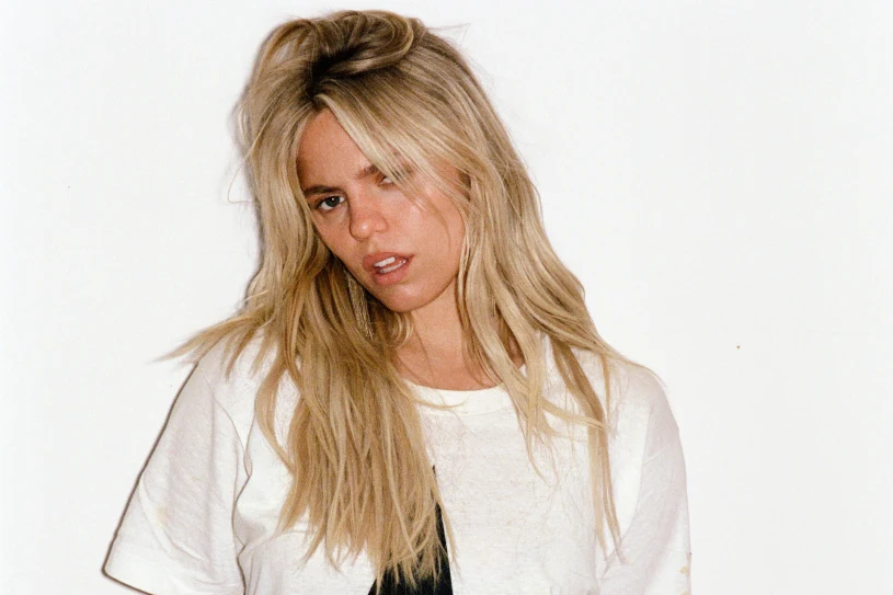 Z desek Broadway'u prosto do mainstreamu. Kim jest Reneé Rapp?