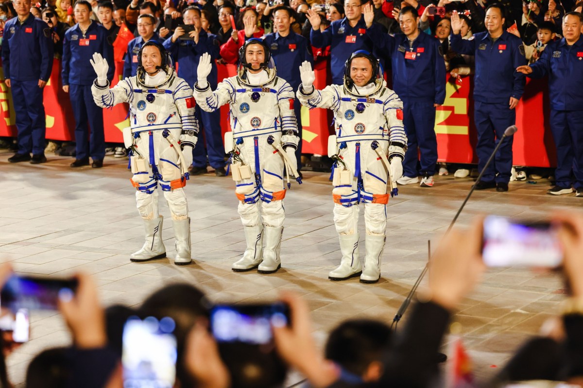 Chińczycy biorą myszy w Kosmos. Lecą Boskim Statkiem