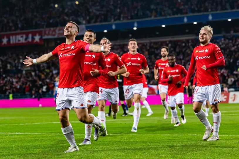 Ważne doniesienia dla kibiców Wisły Kraków. Wiadomo już co dalej z gwiazdą