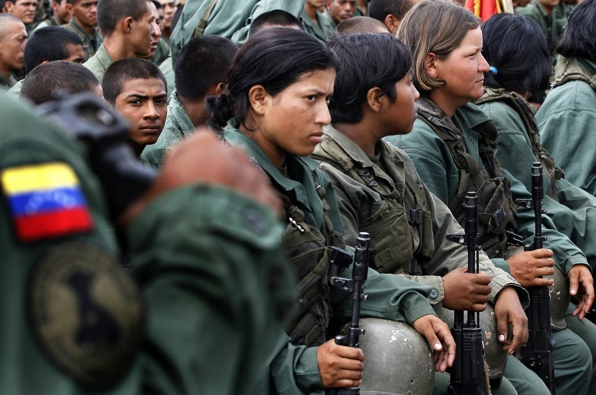 Prezydent Wenezueli Nicolas Maduro zwrócił się do Rosji, Chin i Iranu o wsparcie militarne, gdy amerykańskie siły zbrojne gromadzą się na Karaibach. Z dokumentów rządu USA wynika, że Caracas prosi m.in. o dostawy rakiet, radarów i sprzętu lotniczego.