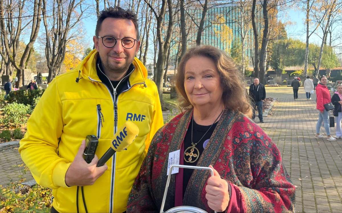 "Zrozumiałam przez lata, że miłość jest silniejsza od śmierci" - mówiła w rozmowie z reporterem RMF FM Pawłem Koniecznym aktorka Anna Dymna, która wzięła udział w kweście na Cmentarzu Rakowickim w Krakowie. "Zbierając pieniądze na odnowę grobu, myślę o wszystkich moich ukochanych, którzy ciągle ze mną są" - dodała. 