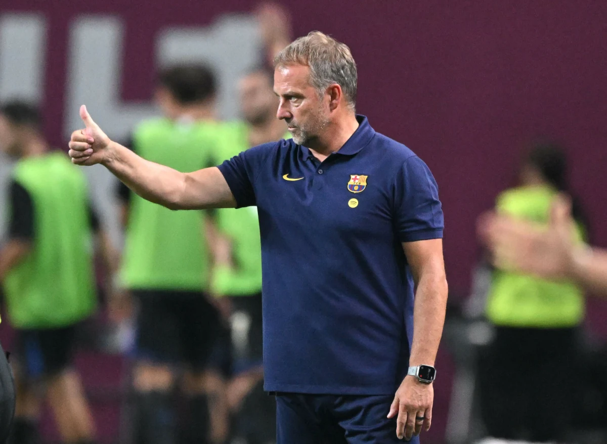 Trener Barcelony Hansi Flick potwierdził, że Robert Lewandowski i Dani Olmo są już zdrowi i gotowi do gry w niedzielnym meczu z Elche. Wciąż niepewny jest jednak występ Lamine’a Yamala, a z powodu kontuzji i zawieszenia nie zagra Pedri. Barcelona przystępuje do 11. kolejki La Liga jako wicelider, tracąc pięć punktów do Realu Madryt.