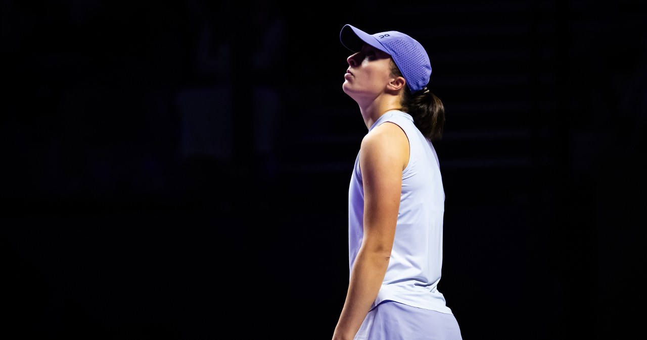 Nie tylko zachwyty. Czerwona lampka po deklasacji Świątek w WTA Finals