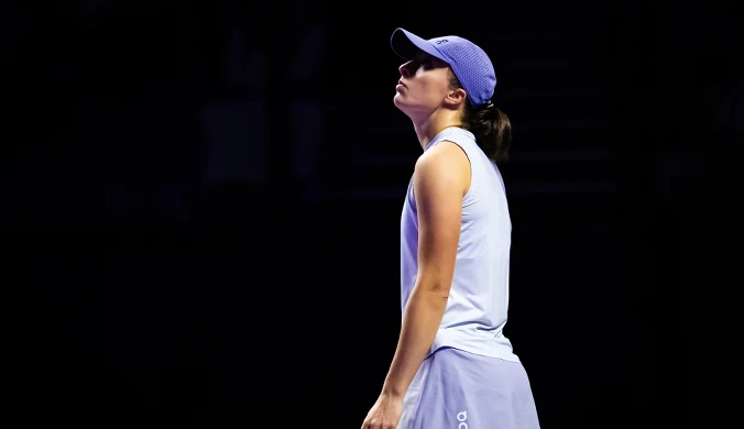 Nie tylko zachwyty. Czerwona lampka po deklasacji Świątek w WTA Finals