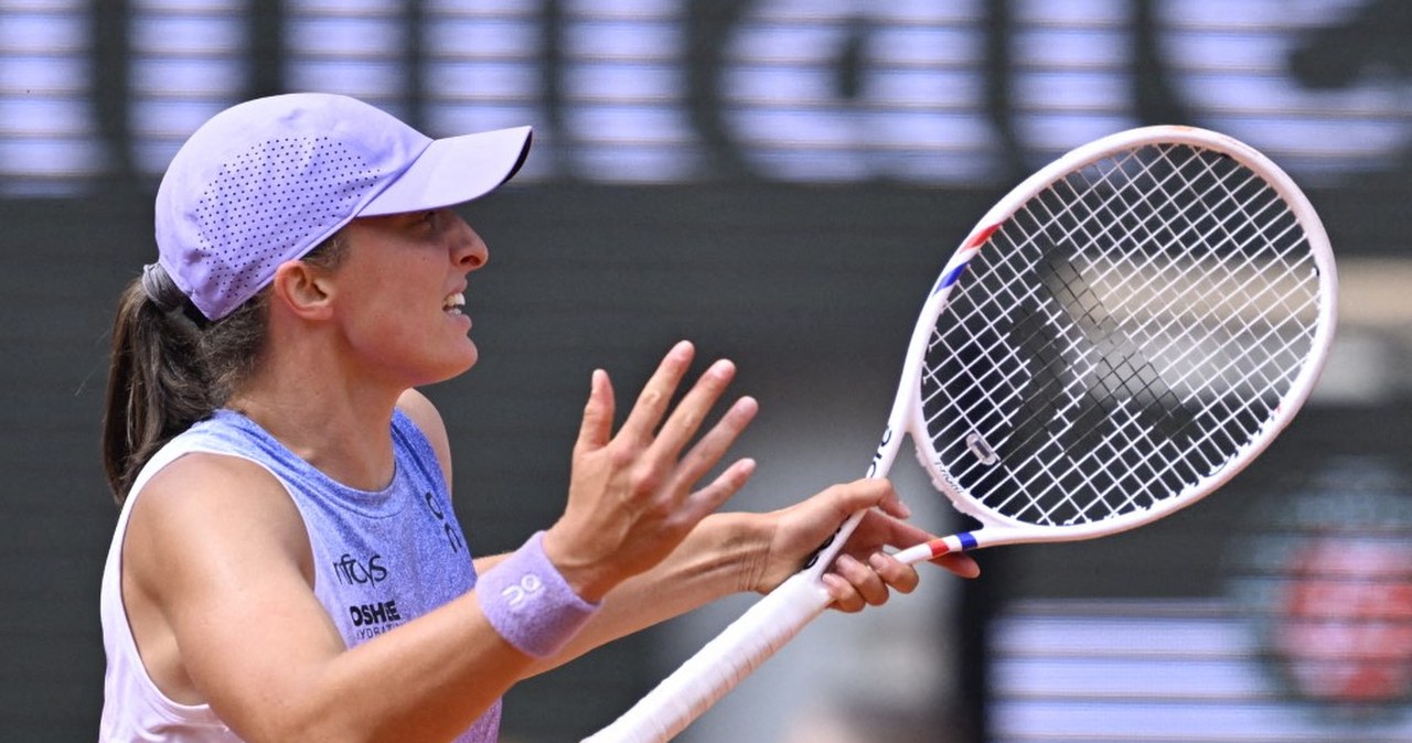 Thriller z udziałem Świątek i Rybakiny. 1:6 i zwrot akcji w walce o ćwierćfinał
