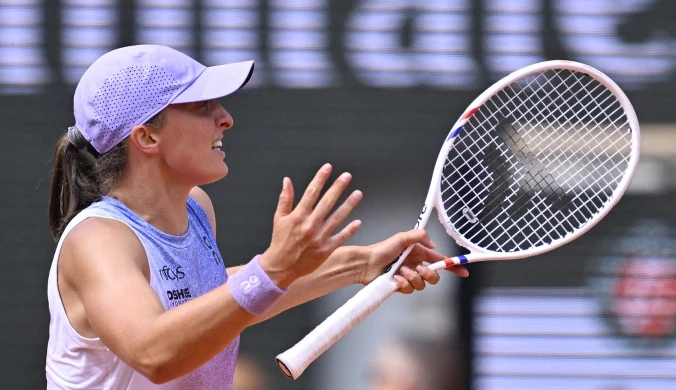 Thriller z udziałem Świątek i Rybakiny. 1:6 i zwrot akcji w walce o ćwierćfinał