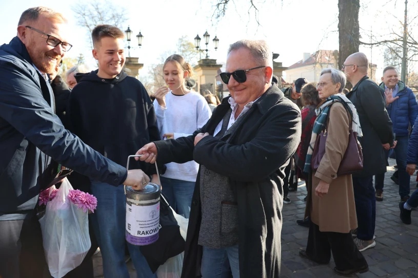 Kwesta na cmentarzu Rakowickim. "Absolutny rekord"