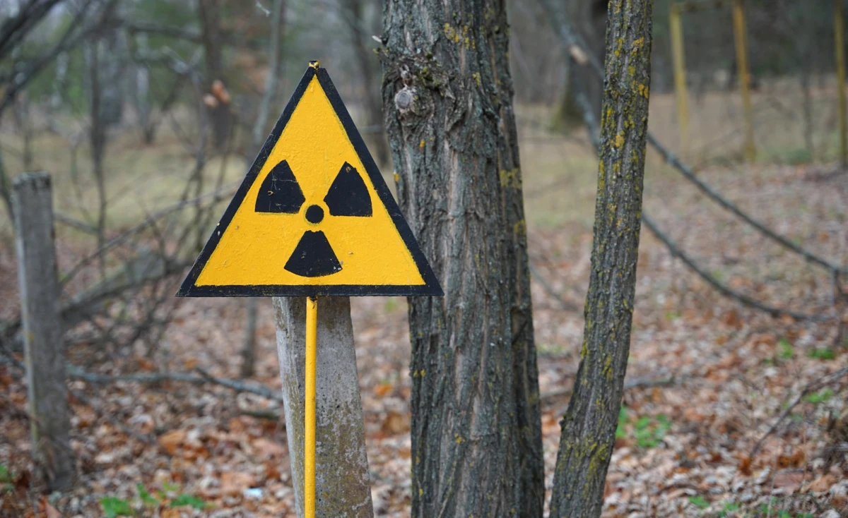 Stany Zjednoczone na razie nie planują powrotu do próbnych eksplozji jądrowych - zapewnił amerykański sekretarz energii Chris Wright, odnosząc się do zapowiedzi prezydenta Donalda Trumpa o wznowieniu testów broni jądrowej. Jak podkreślił w rozmowie z Fox News, prowadzone obecnie testy mają charakter systemowy i nie obejmują detonacji ładunków nuklearnych.