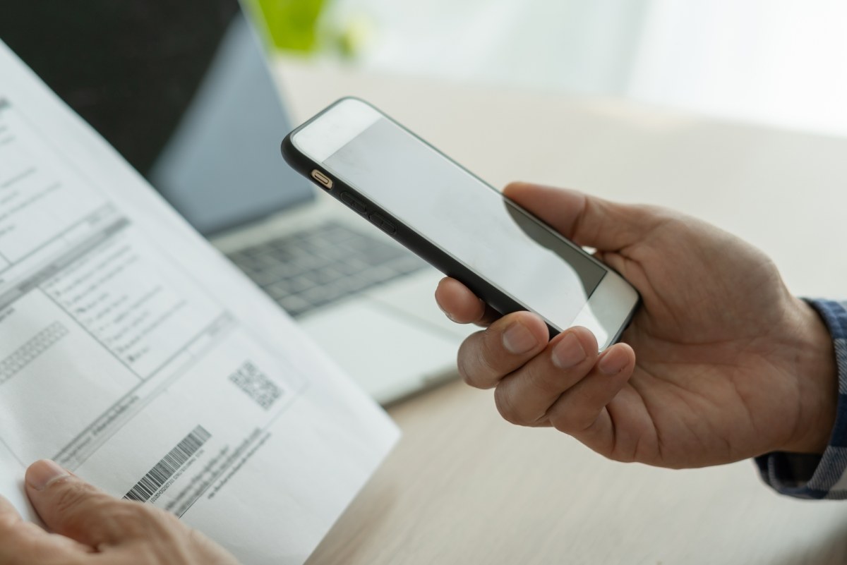 Klienci płacili więcej, niż powinni? Operator sieci komórkowej pod lupą UOKiK